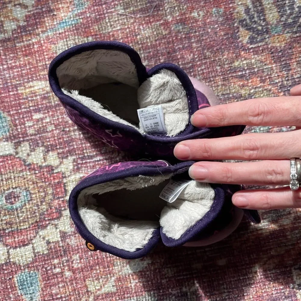 Baby Bogs soft fur lined Purple bog boots with Star Pattern size infant 6